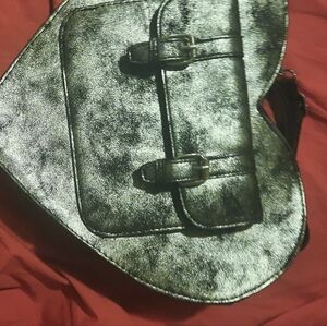Claire"s Silver Bag Heart Shape